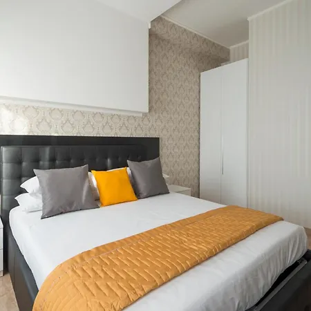 Happy In Bed & Breakfast Rom